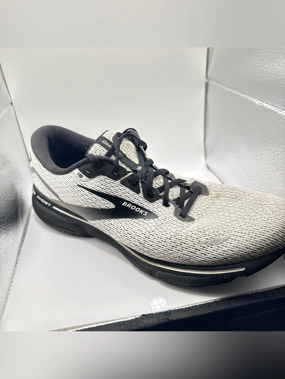 Brooks Ghost 15 Men's Running Shoes - White and Black